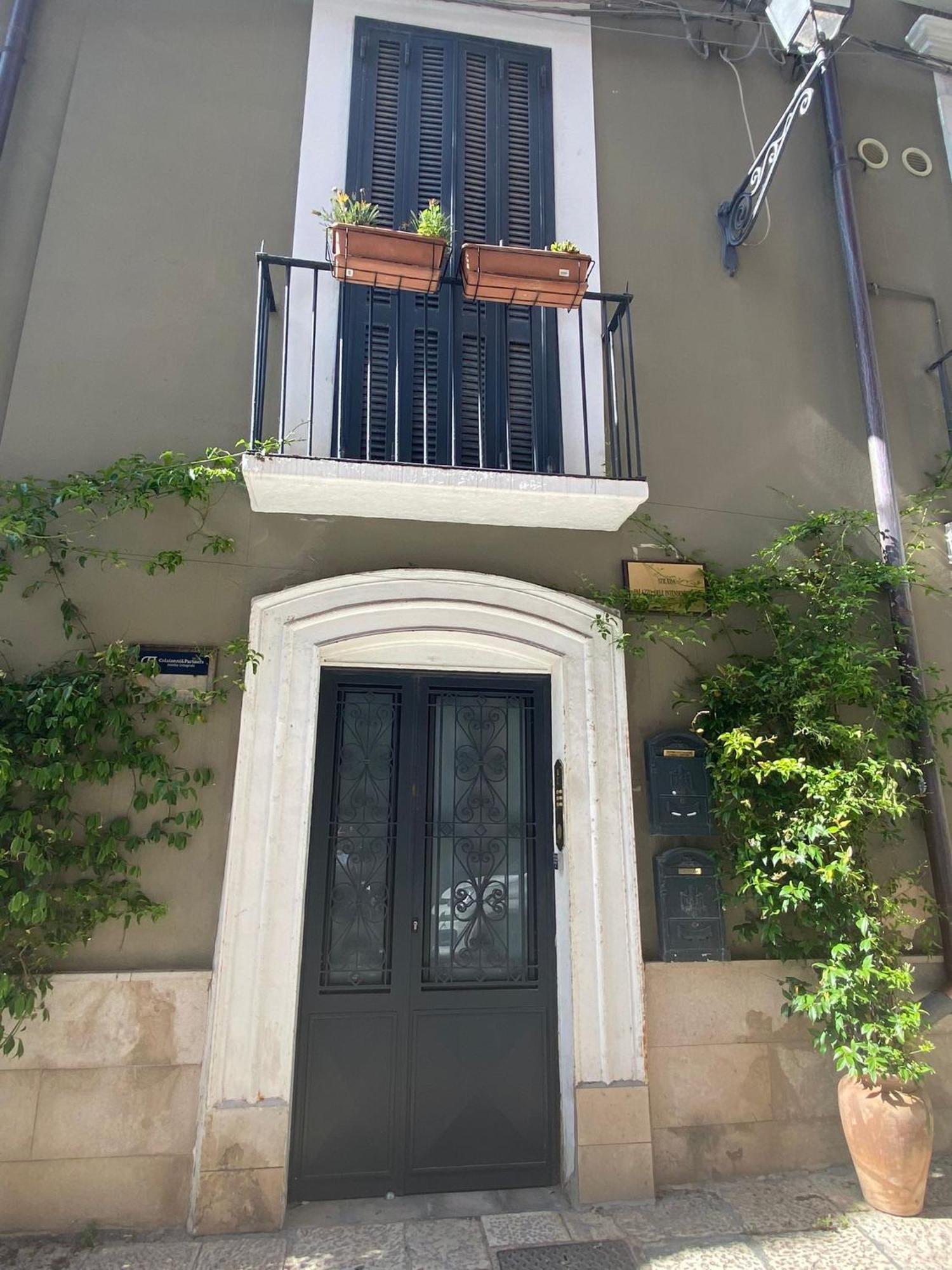 Bari Landlord 31- Old Town Apartment エクステリア 写真