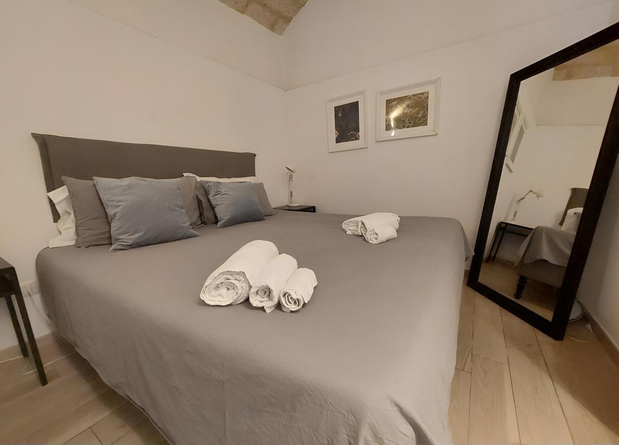 Bari Landlord 31- Old Town Apartment エクステリア 写真