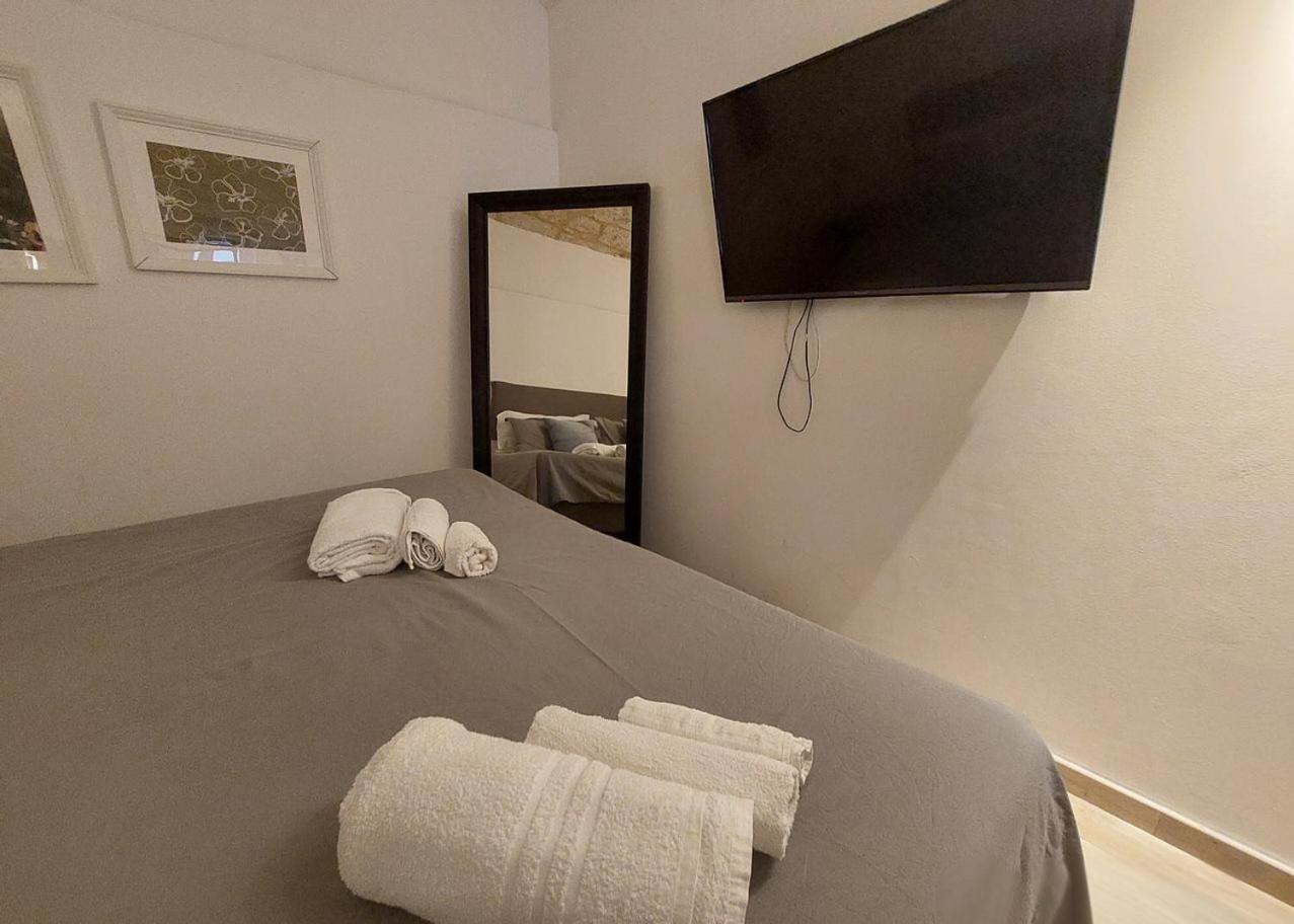 Bari Landlord 31- Old Town Apartment エクステリア 写真